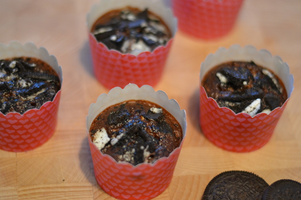 Healthy Oreo muffins