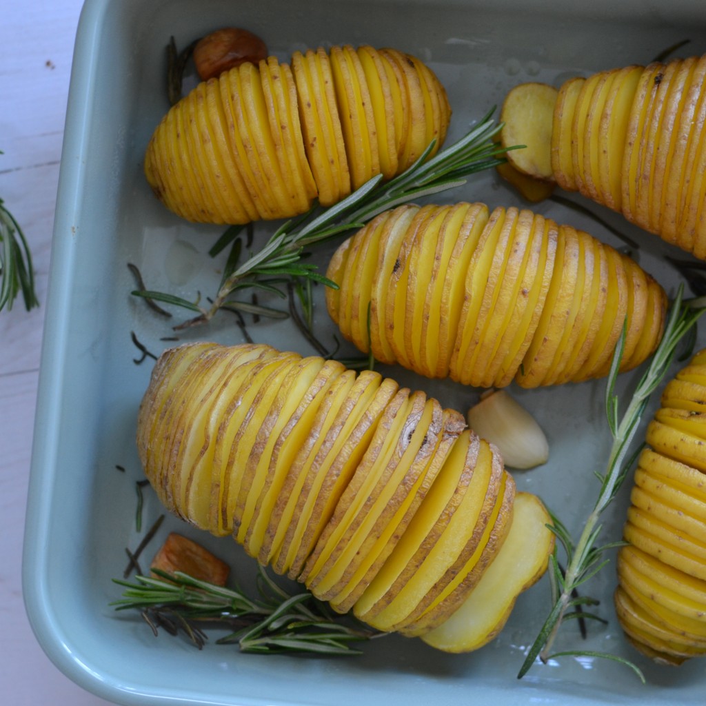 baked potatoes hasselback food hack recipe