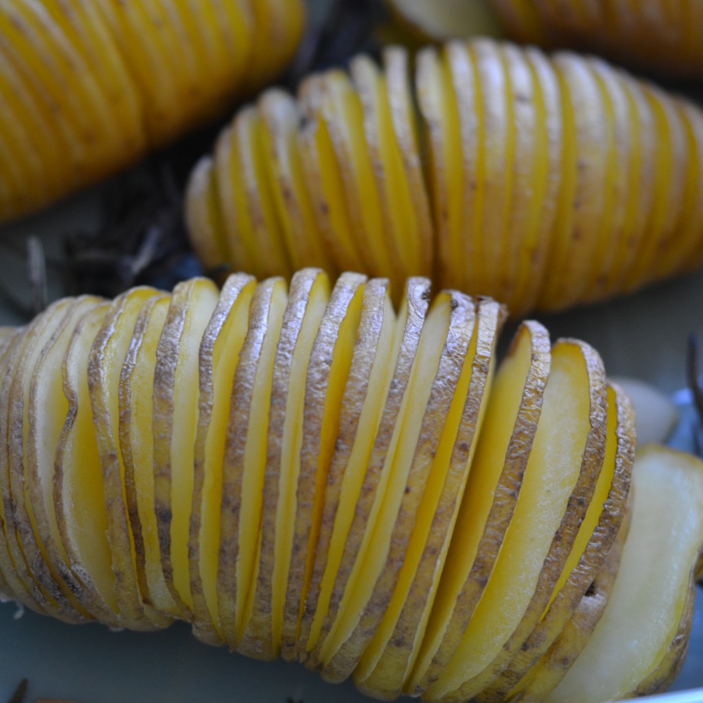 close up hasselback potatoes
