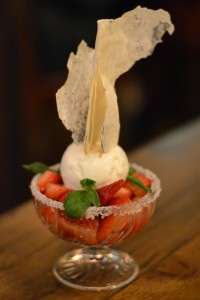 strawberries frozen yogurt jamies italian rotterdam