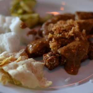 vegan indonesian food club boemboe amsterdam