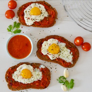 recipe toast spicy tomato sauce