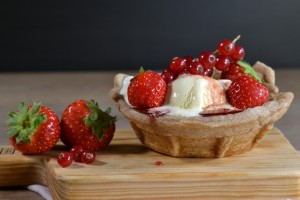 waffle bowl ice cream fruit