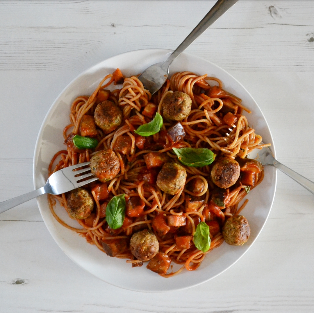 Recipe spicy spaghetti with veggie meatballs - Anne Travel Foodie