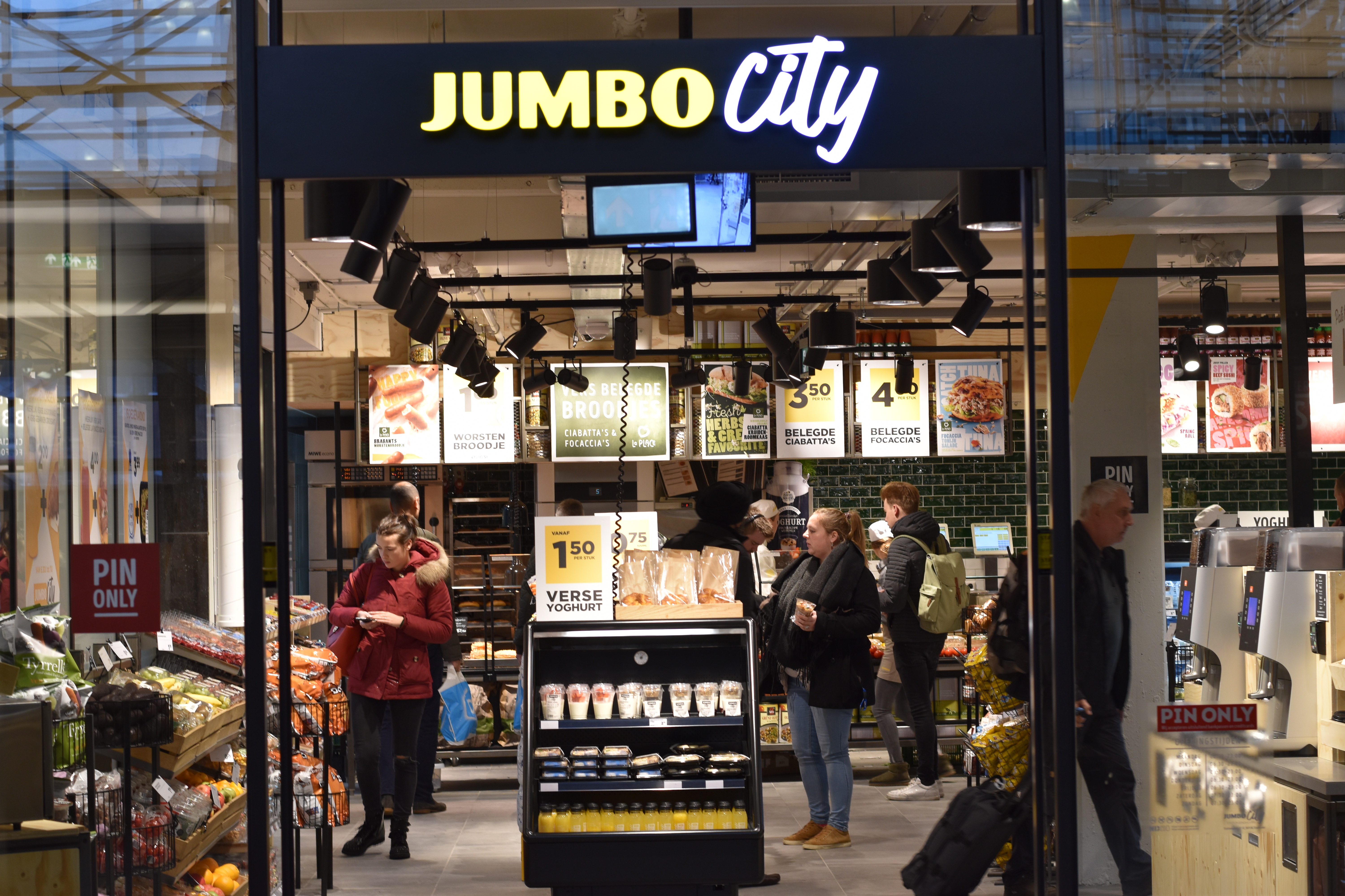 In beweging vrek Melodieus Jumbo opens first supermarket at train station - Anne Travel Foodie