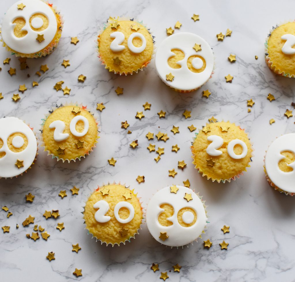 Happy 2020, New Year's Eve Cupcakes - Anne Travel Foodie