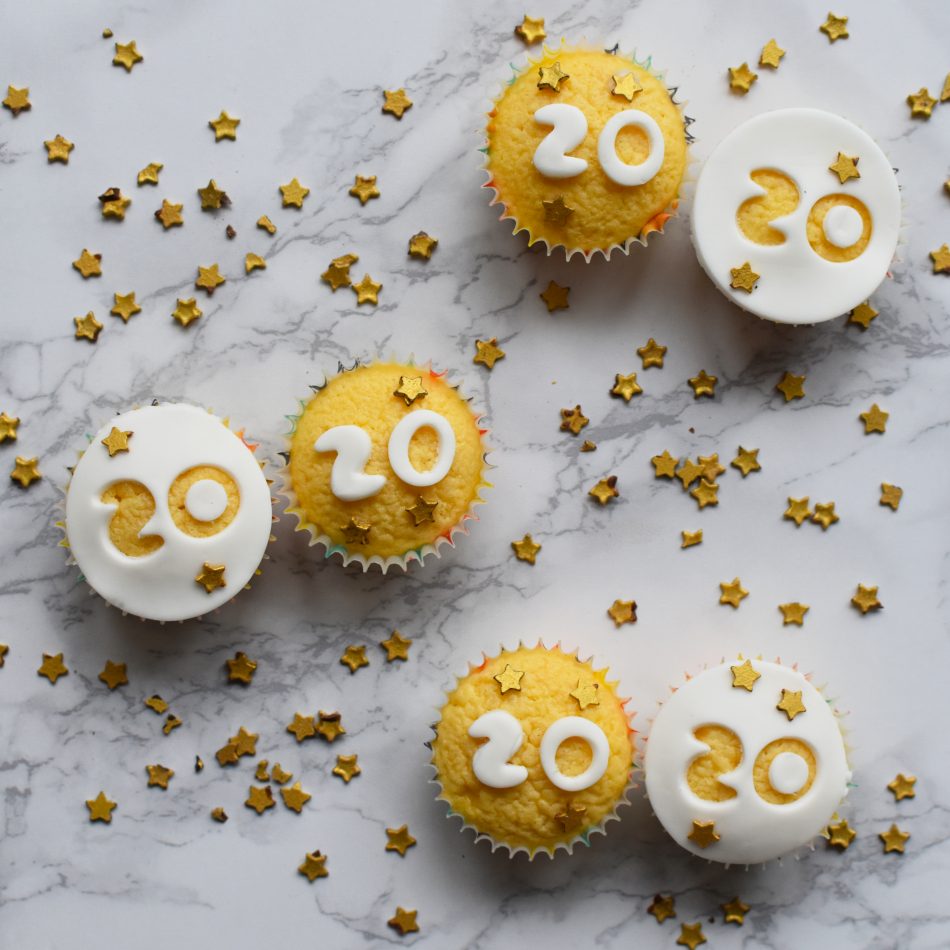 Happy 2020, New Year's Eve Cupcakes - Anne Travel Foodie