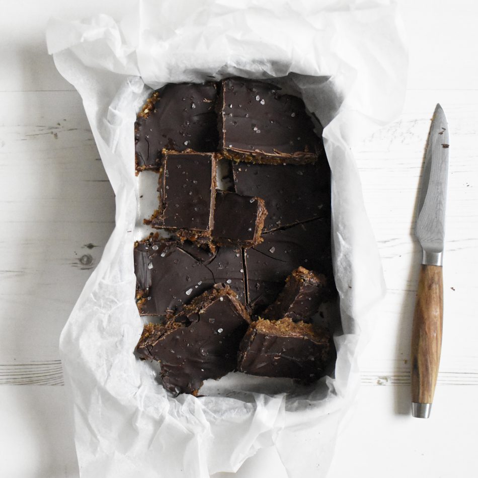 Vegan Peanut Butter Date fudge with chocolate - Anne Travel Foodie