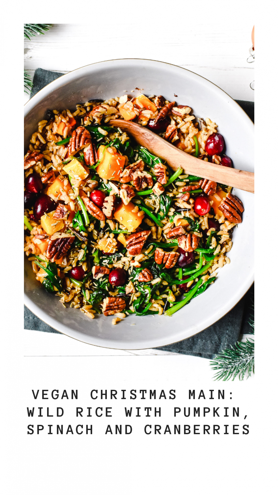 Vegan Christmas main: wild rice with pumpkin, spinach and cranberries ...