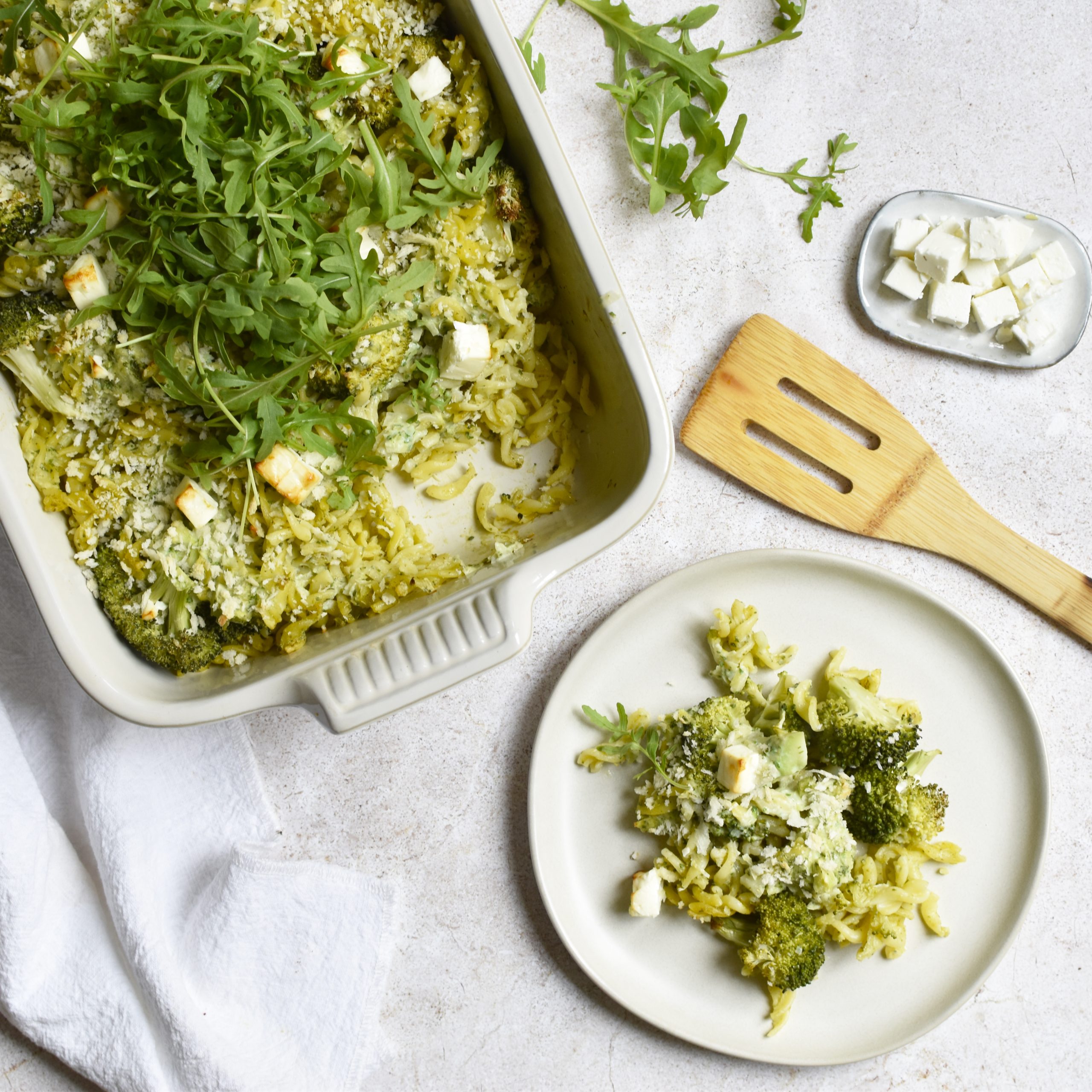 Baked pasta with broccoli, pesto and feta - Anne Travel Foodie