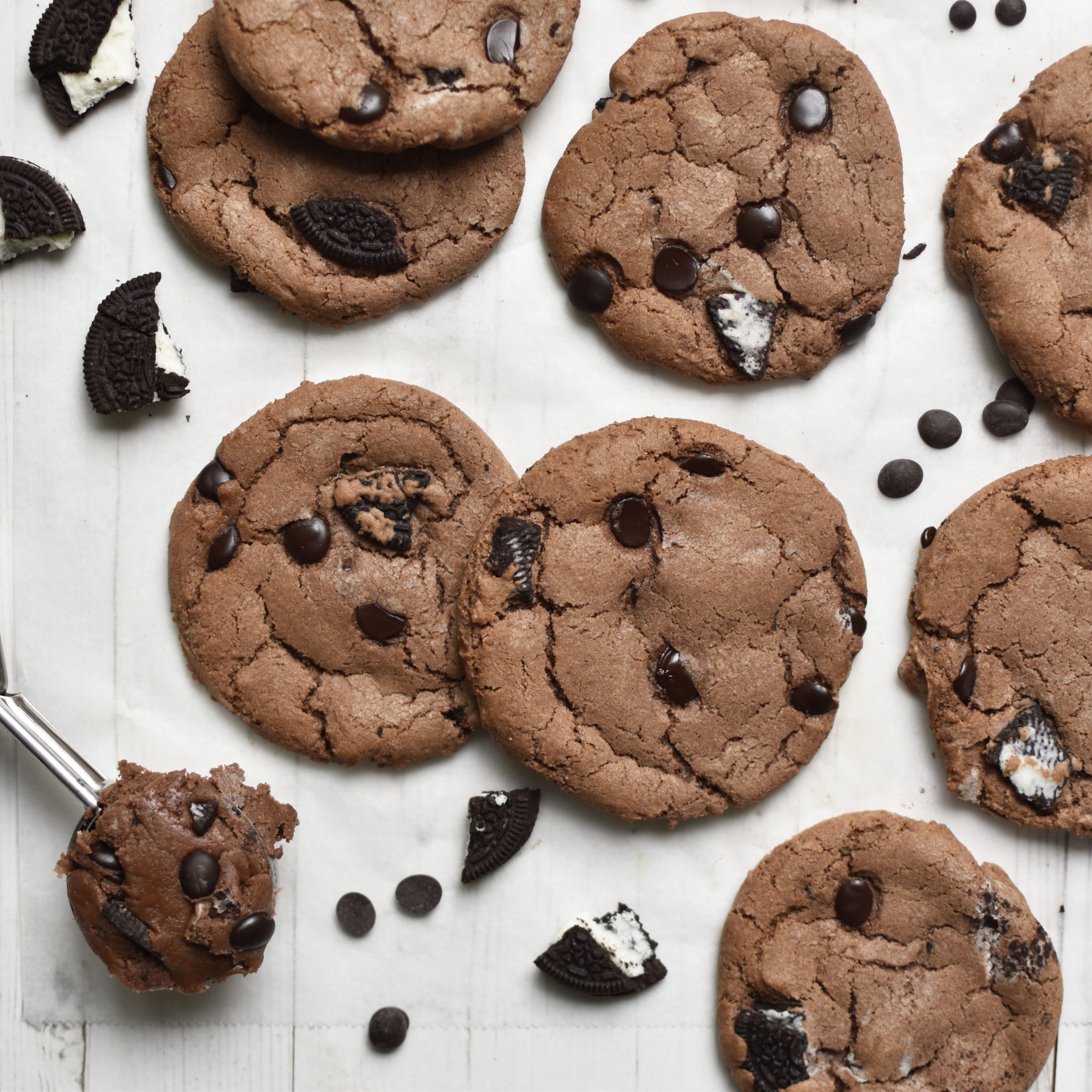 Vegan Double Chocolate Oreo American Cookies - Anne Travel Foodie