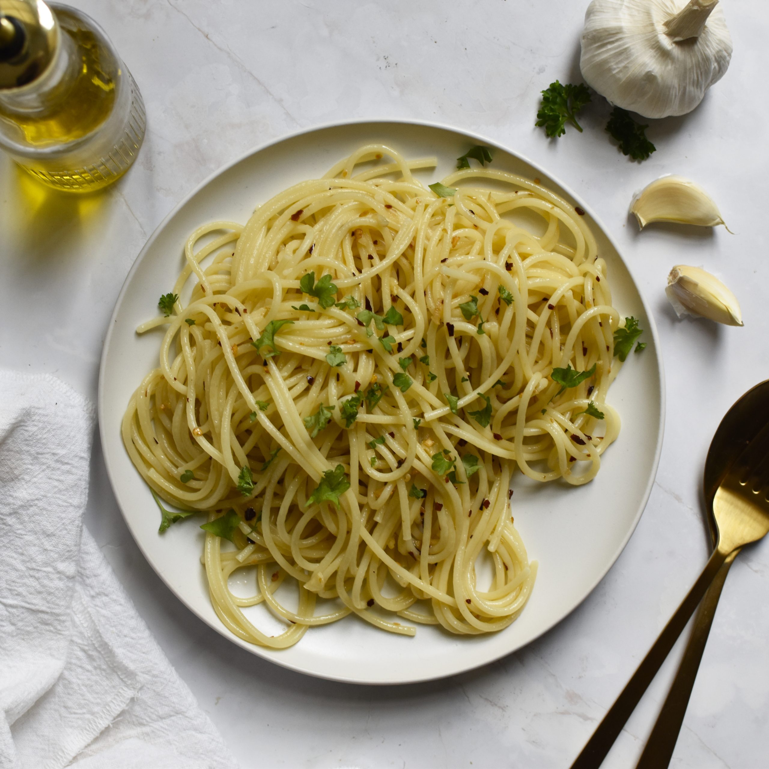 Recipe Spaghetti Aglio e Olio (Garlic and Oil) - Anne Travel Foodie